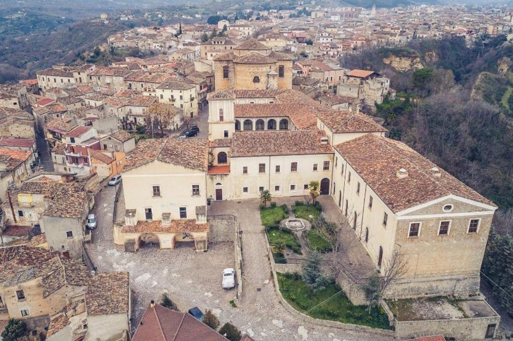 Casa Vacanze Da Clara Кастровиллари Экстерьер фото